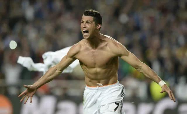 其实C罗在<a href=/gaoqingzuqiu/realmadrid/ target=_blank class=infotextkey>皇马</a>的时候肌肉就已经呈现巅峰